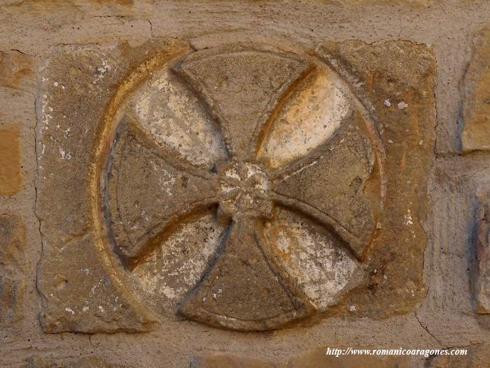 DETALLE DE LA CRUZ DE CONSAGRACI�N